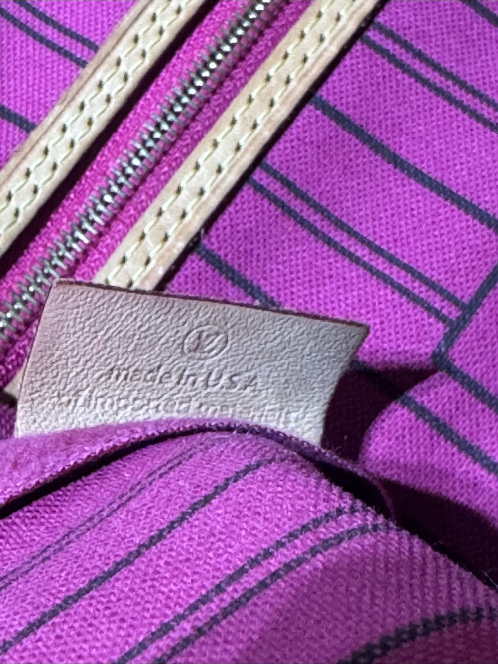 Louis Vuitton Monogram Canvas GM size Tote Bag in Brown - Picture 7 of 9